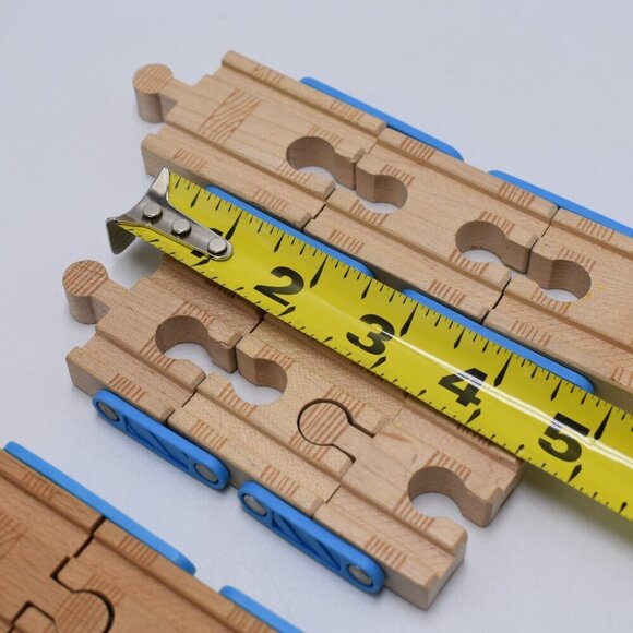 Adapt-A-Track Blue Adapter 4" and 6" Thomas & Friends Wooden Railway L. Curve - Picture 11 of 12